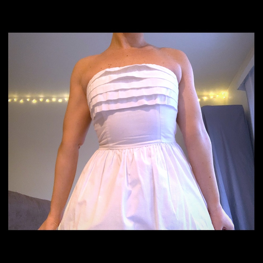 DONATED 🌸 Layered strapless white fit and flare dress